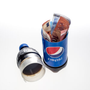 botella cola ocultación